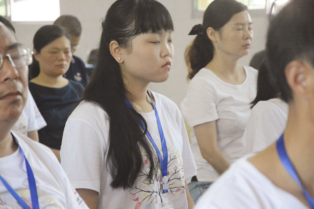 59dd70f9940ef.jpg 李彩玲老师在心理培训课程上_副本.jpg