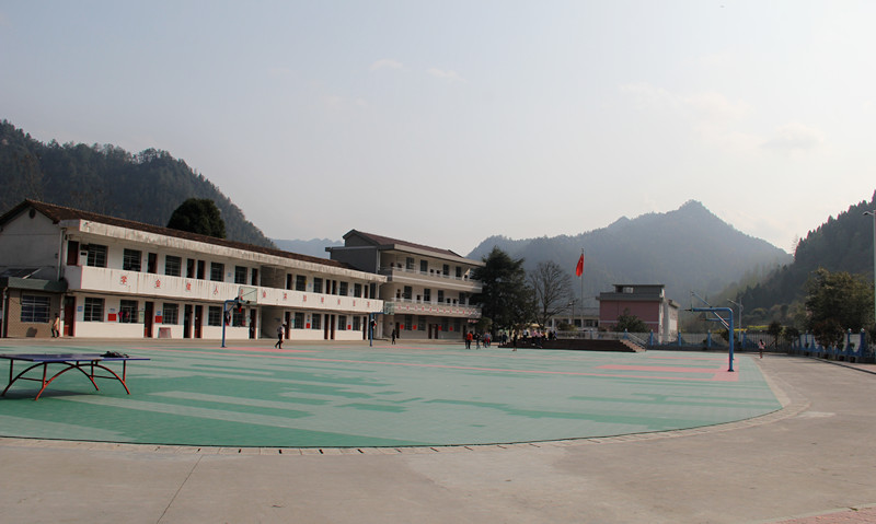 5ab85196af3f5.jpg 筒车坪九校1.jpg
