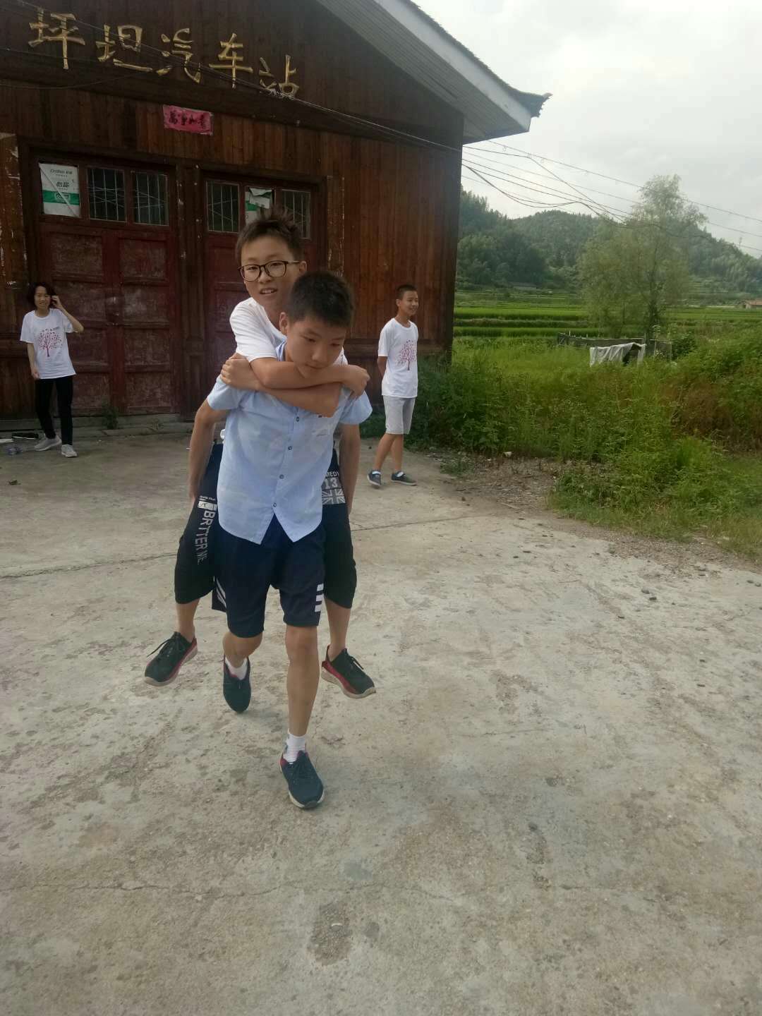 5b612b7806def.jpg 微信图片_201807251227201.jpg