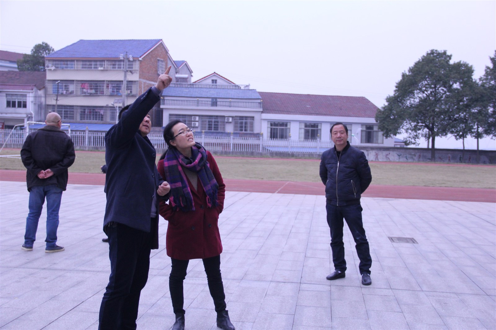 5c99c0eb16879.jpg kuk.jpg